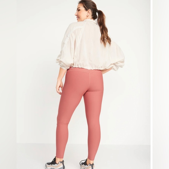 Extra high waisted powersoft hidden pocket leggings - Picture 5 of 8